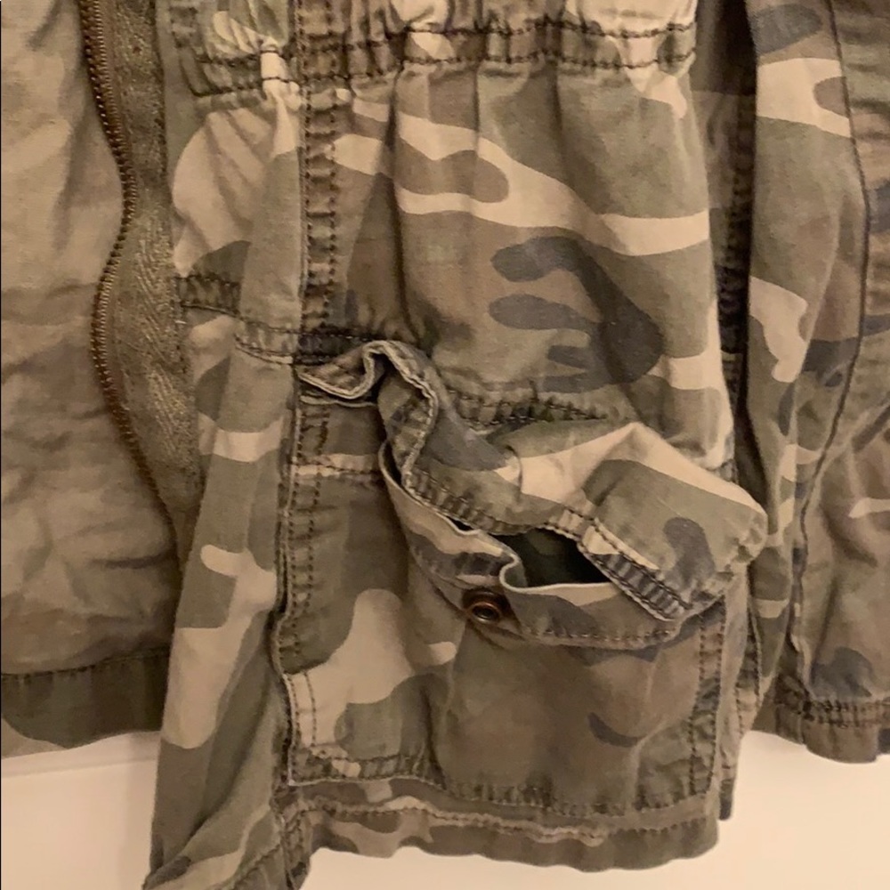 Camouflage - Camo Jacket - Utility Jacket - Picture 3 of 4